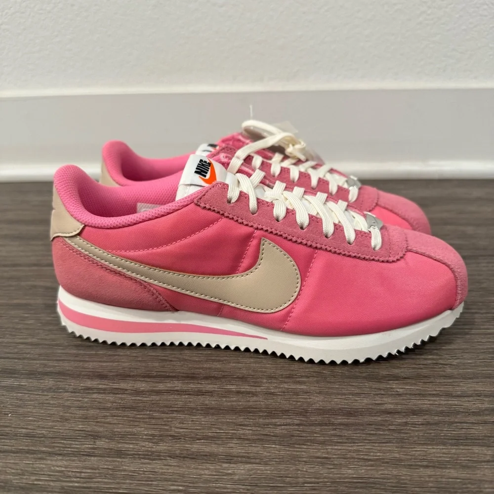 NIKE CORTEZ womens sz 7.5